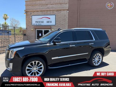 Used 2017 Cadillac Escalade Premium Luxury AWD/4WD image 4