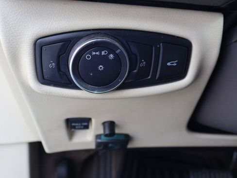 Used 2014 Lincoln MKZ FWD image 18