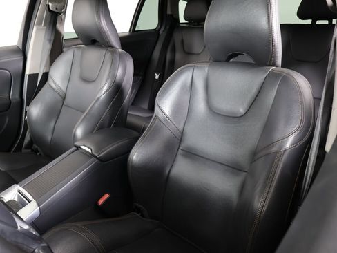 Used 2016 Volvo V60 T5 Cross Country Platinum image 11