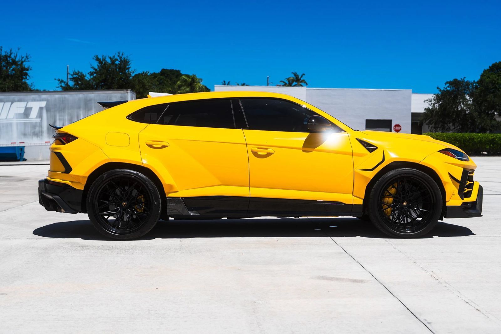 Used 2021 Lamborghini Urus AWD/4WD image 5