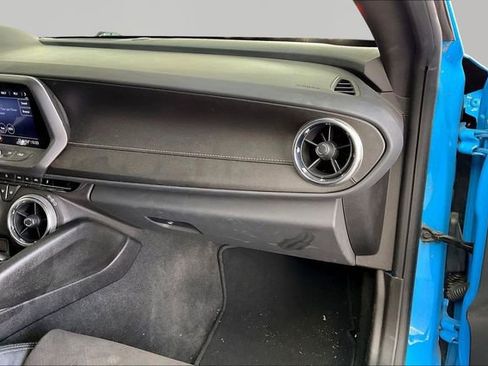 Used 2022 Chevrolet Camaro LT w/ RS Package image 18