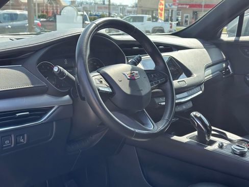 Certified 2023 Cadillac XT4 Premium Luxury AWD/4WD image 25