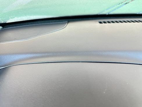 Used 2024 Nissan Frontier SV image 34