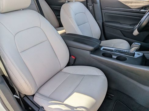 Used 2025 Nissan Altima 2.5 SV FWD image 29