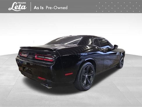 Used 2017 Dodge Challenger R/T image 6