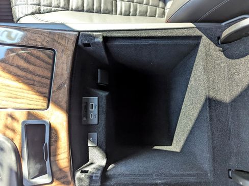 Used 2022 Cadillac Escalade ESV Sport Platinum image 33