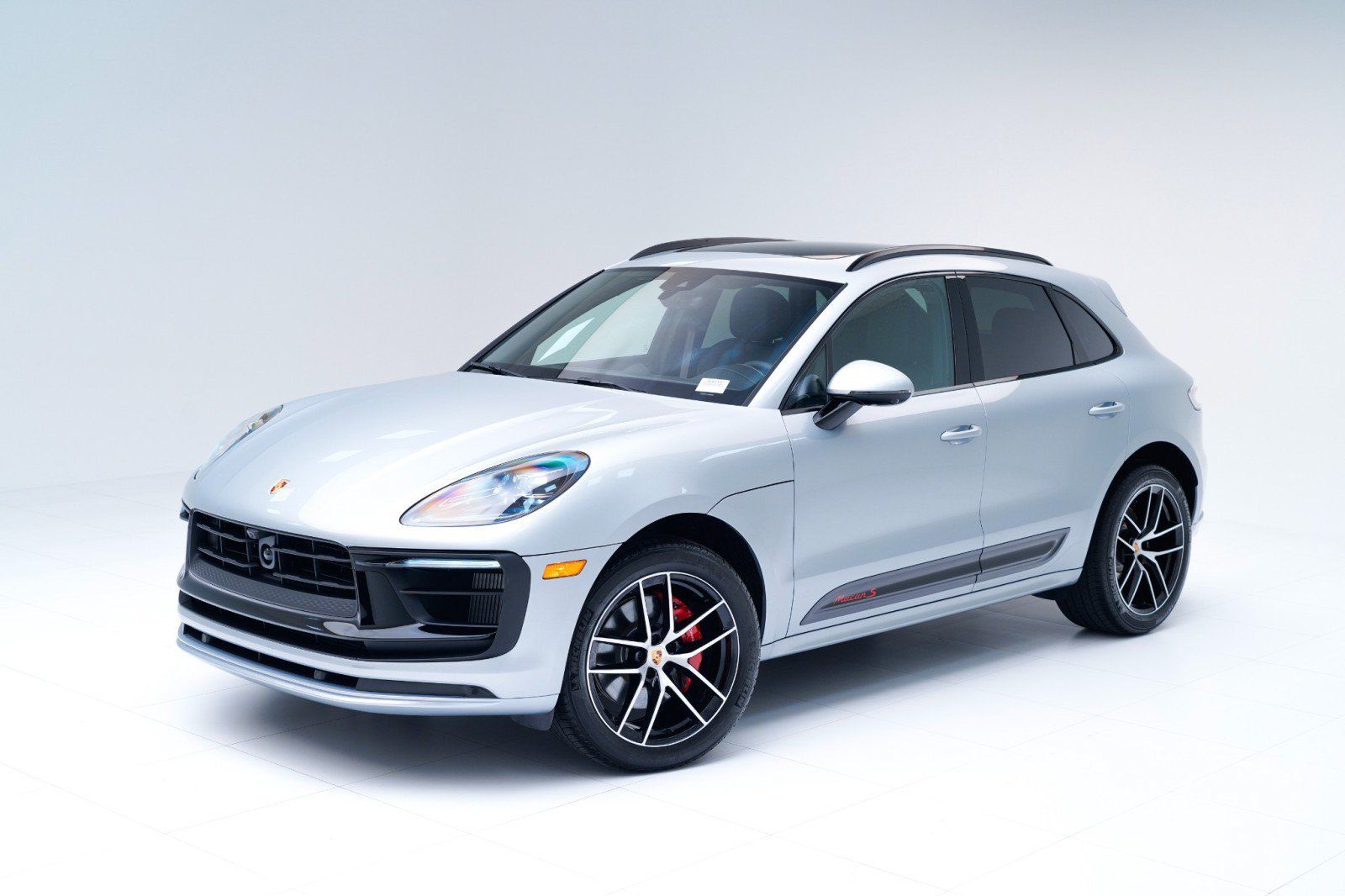 Used 2026 Porsche Macan S AWD/4WD image 1