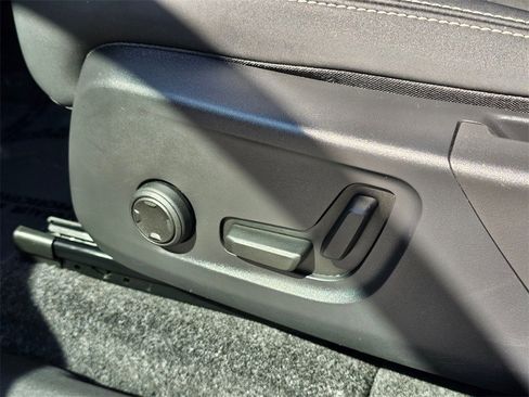 Used 2023 Volvo C40 P8 Recharge Ultimate image 20