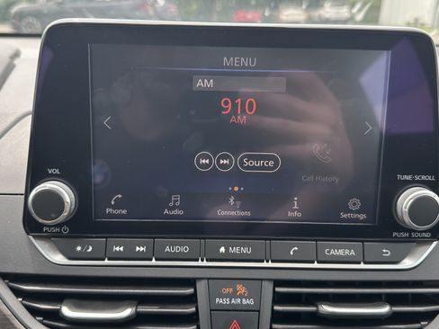 Used 2025 Nissan Altima 2.5 SV FWD image 25