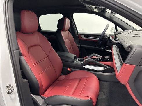 New 2026 Porsche Cayenne image 43