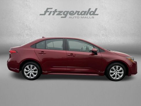 Used 2025 Toyota Corolla LE FWD image 5