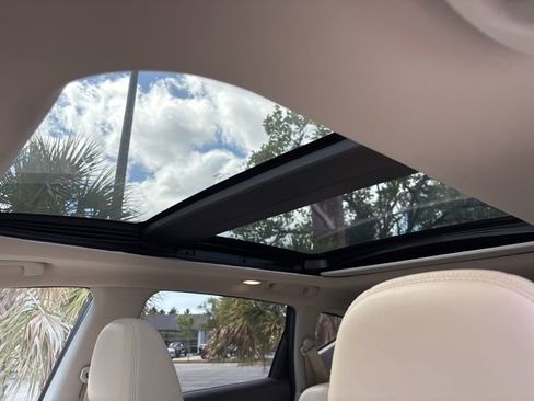 Used 2016 Nissan Murano Platinum w/ Platinum Technology Package image 3