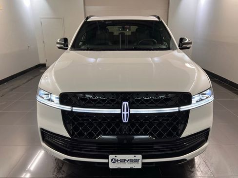 New 2025 Lincoln Navigator Reserve w/ Jet Appearance Package image 2