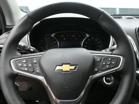 Used 2023 Chevrolet Equinox LT AWD/4WD image 14