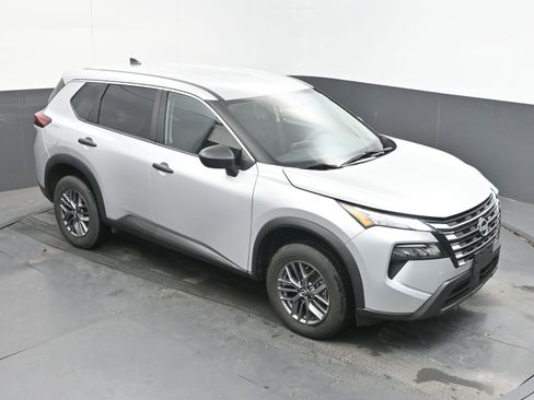 Certified 2024 Nissan Rogue S AWD/4WD image 28