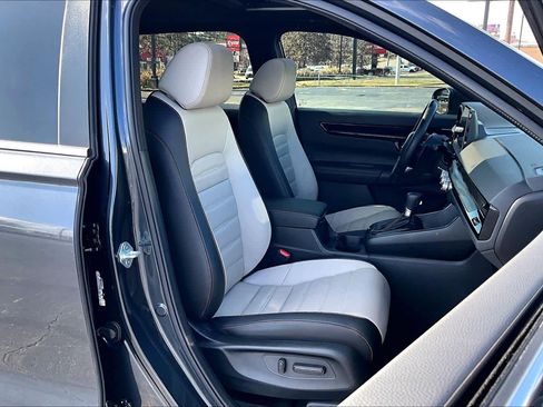 Used 2025 Honda CR-V Sport Touring image 9