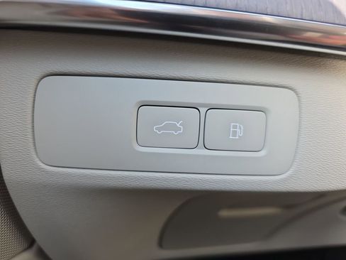 New 2026 Volvo XC90 T8 Ultra w/ Protection Package Premier image 36