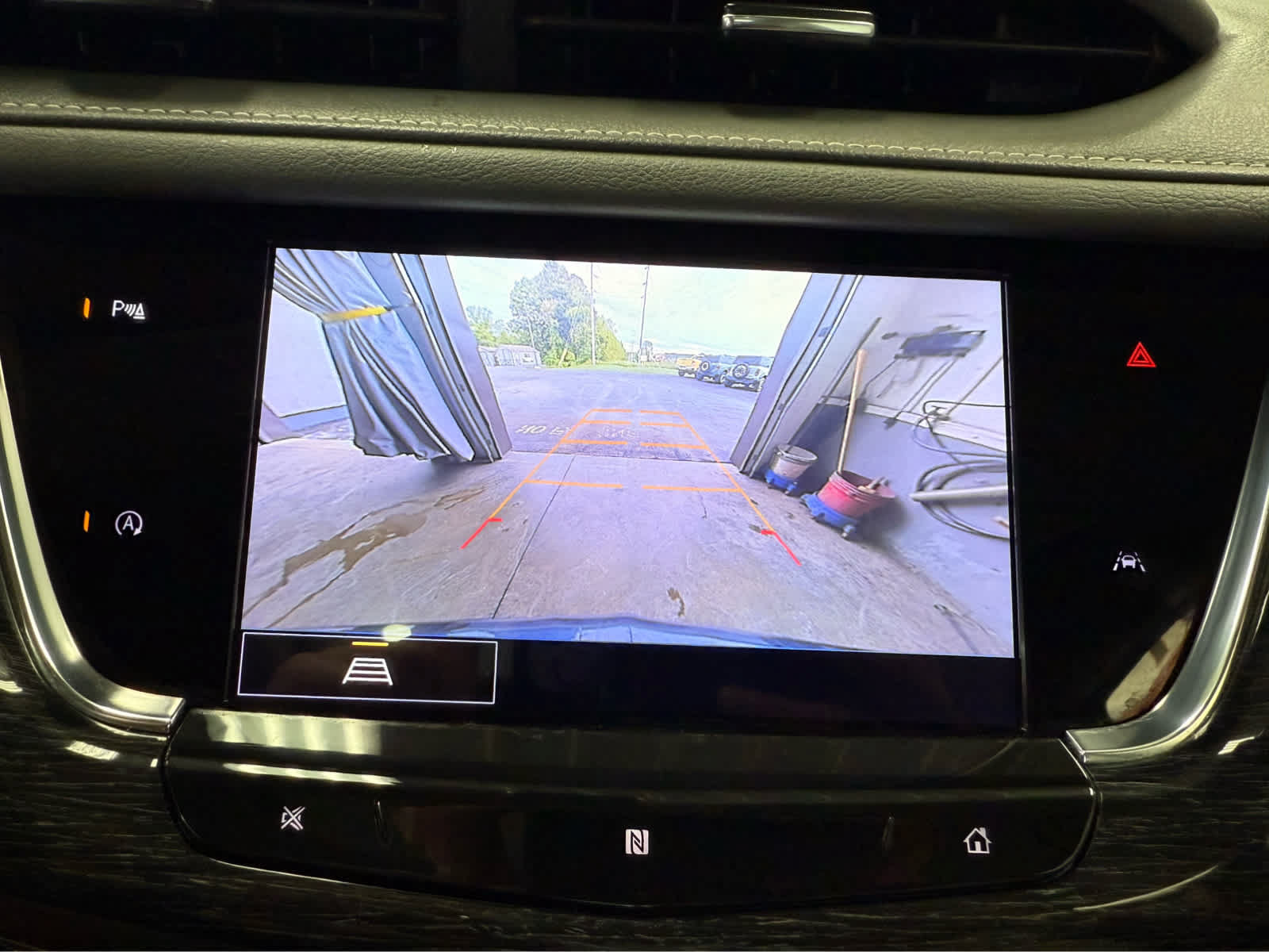 Used 2021 Cadillac XT6 Premium Luxury w/ LPO, Floor Liner Package AWD/4WD image 22