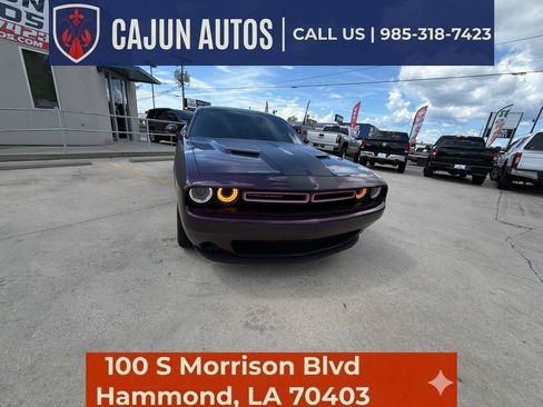 Used 2020 Dodge Challenger SXT RWD image 6