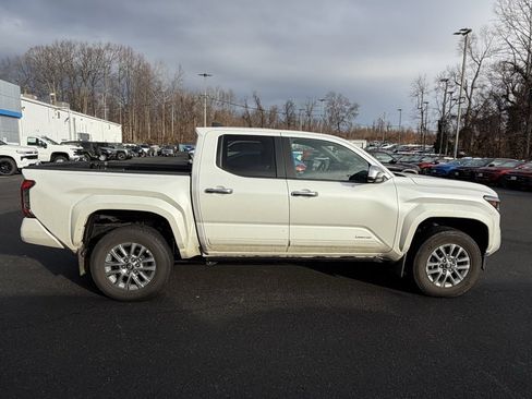 Used 2024 Toyota Tacoma Limited image 9