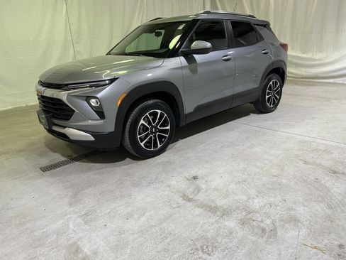 Used 2024 Chevrolet TrailBlazer LT w/ LT Cold Weather Package image 6