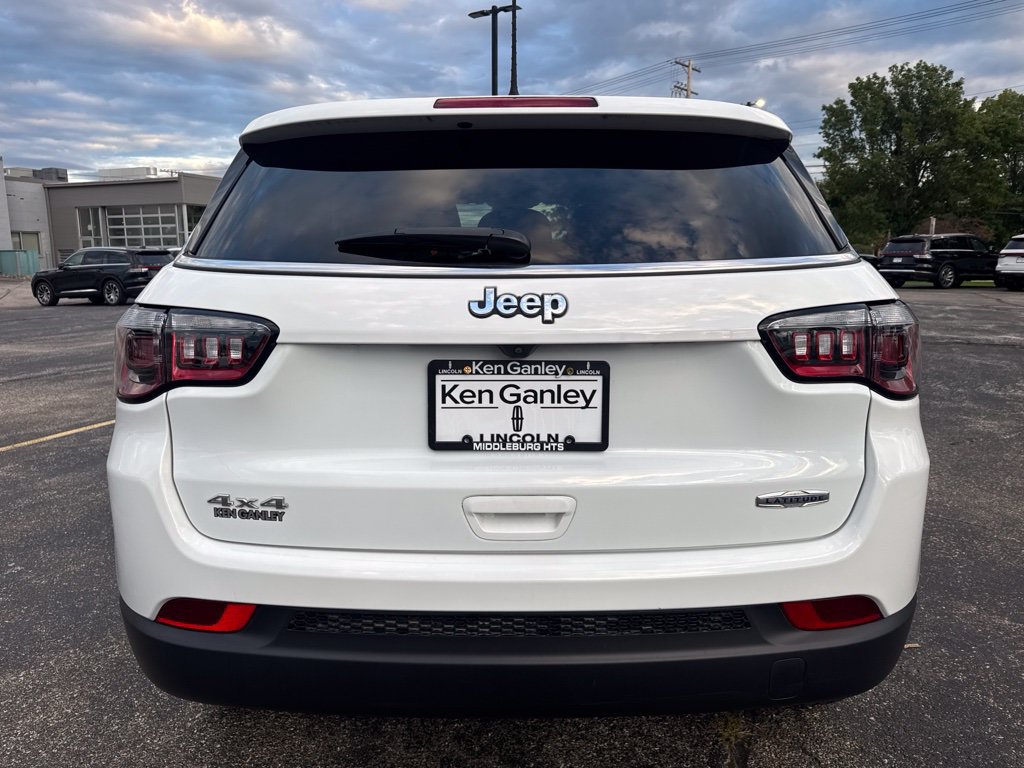 Used 2023 Jeep Compass Latitude AWD/4WD image 5