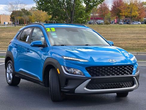 Used 2023 Hyundai Kona SEL AWD/4WD image 3