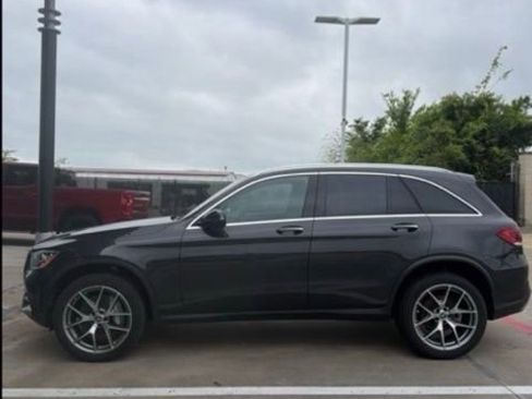 Used 2022 Mercedes-Benz GLC 300 4MATIC image 1