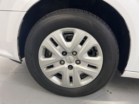 Used 2018 Dodge Grand Caravan SE FWD image 14