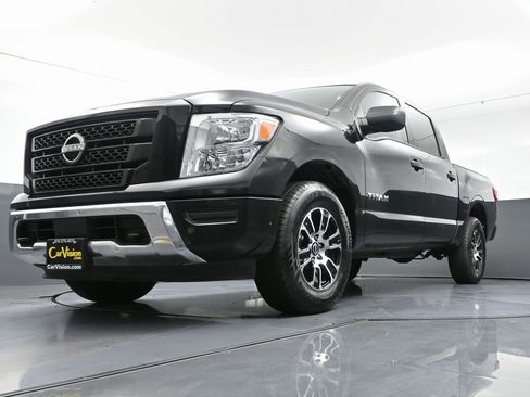 Used 2023 Nissan Titan SV image 47