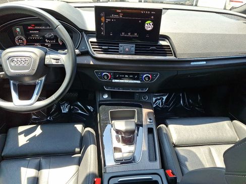 Used 2022 Audi Q5 2.0T Premium Plus w/ Premium Plus Package AWD/4WD image 19