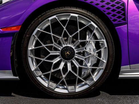 Used 2023 Lamborghini Huracan STO image 14