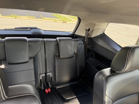 Used 2021 Volkswagen Atlas SE image 17