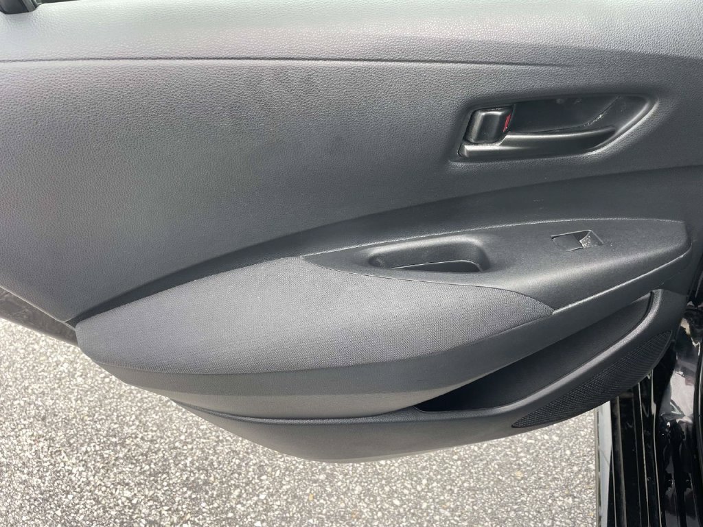 Used 2025 Toyota Corolla LE FWD image 14
