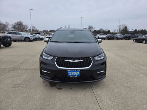 New 2026 Chrysler Pacifica Pinnacle image 15