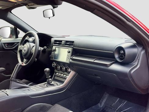 Used 2025 Toyota GR86 Premium w/ ALL Weather Mat Package (TMS) RWD image 28