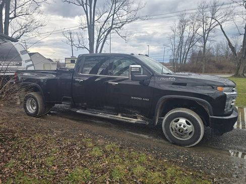 Used 2021 Chevrolet Silverado 3500 High Country image 1