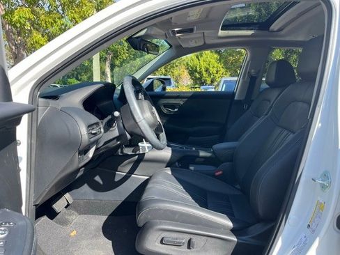Used 2023 Honda HR-V EX-L image 6