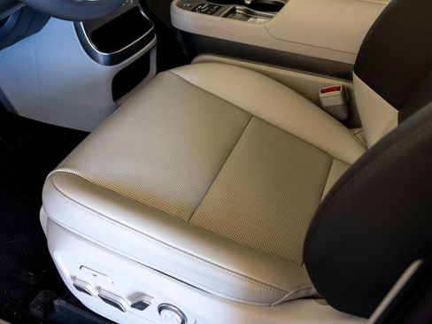 New 2026 Hyundai Ioniq 9 Limited image 18