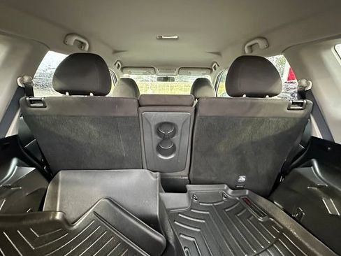 Used 2015 Nissan Rogue S FWD image 17