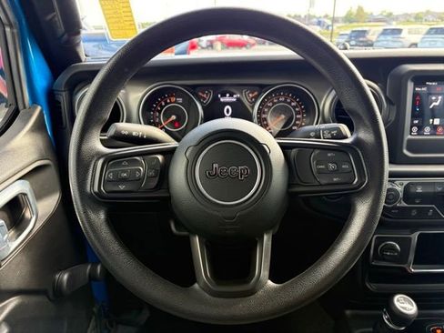 Used 2023 Jeep Gladiator Sport image 15