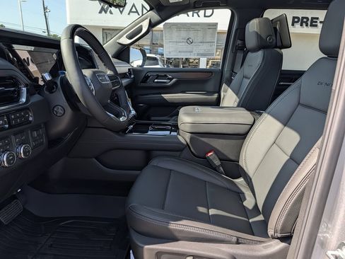 New 2026 GMC Yukon Denali w/ Denali Reserve Package AWD/4WD image 25