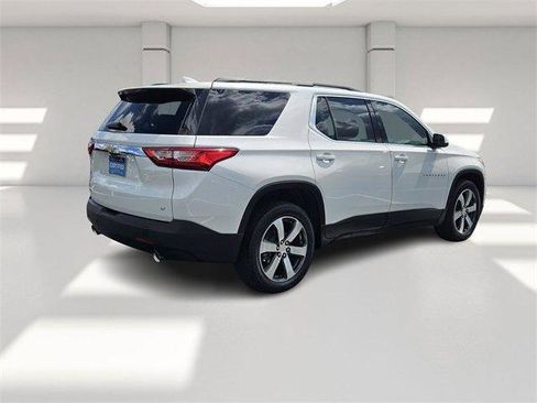 Certified 2021 Chevrolet Traverse LT w/ LT Premium Package image 5