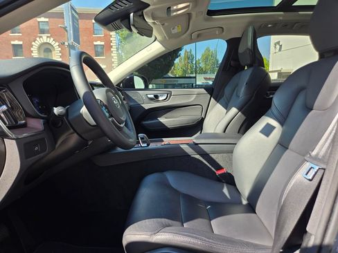 Certified 2023 Volvo XC60 B5 Plus w/ Climate Package AWD/4WD image 22