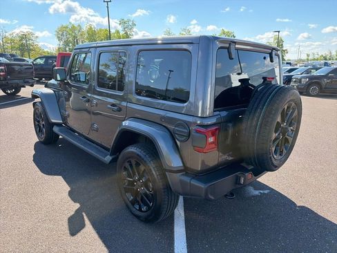 Certified 2025 Jeep Wrangler Unlimited Sahara AWD/4WD image 4