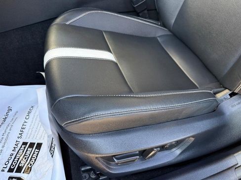 Used 2025 Toyota Camry SE image 17