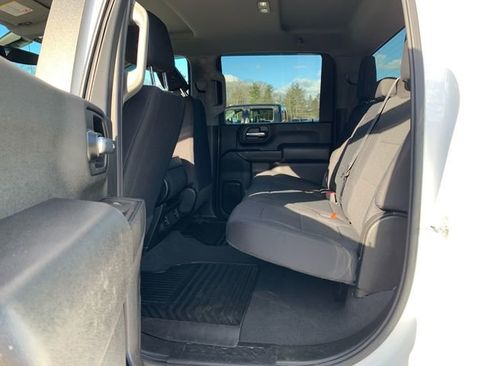 Used 2022 Chevrolet Silverado 2500 Custom w/ Custom Value Package image 15