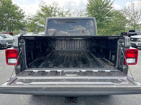 Used 2021 Jeep Gladiator Overland w/ Popular Equipment Package AWD/4WD image 24