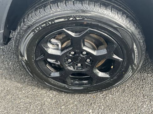 Used 2023 Jeep Compass Trailhawk image 12