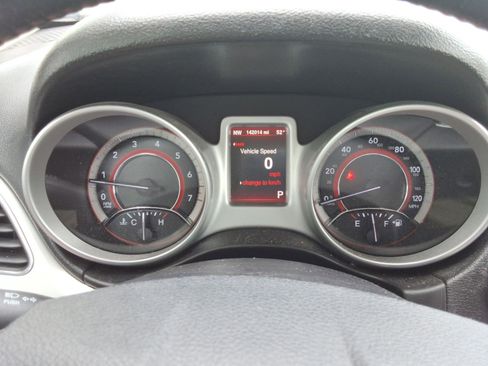 Used 2015 Dodge Journey R/T w/ Flexible Seating Group FWD image 14